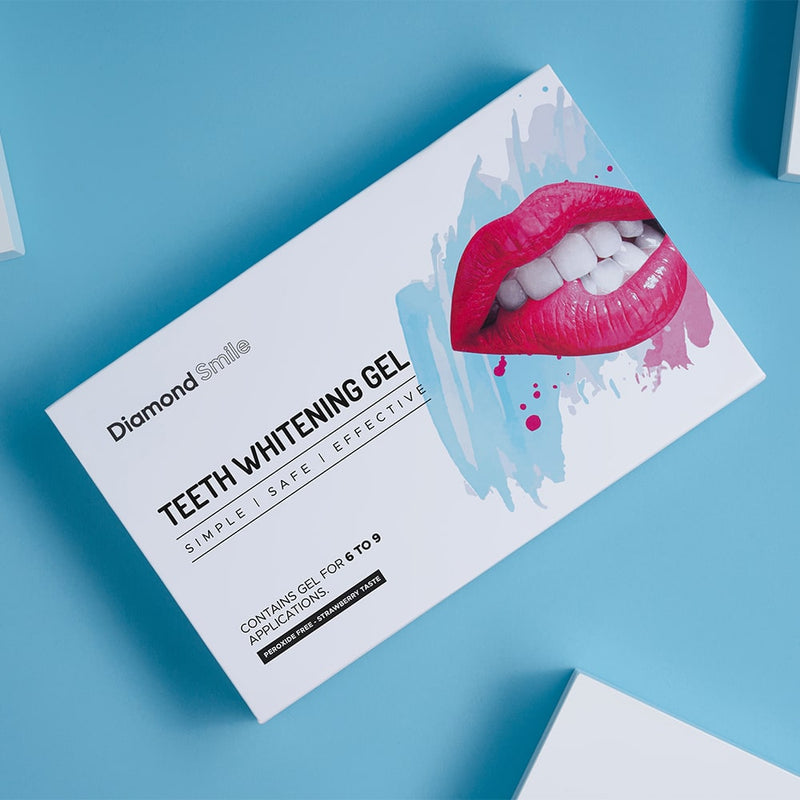 Diamond Smile tannblekingssett med tannblekingsgel-sprøyter i en pakke med blå bakgrunn