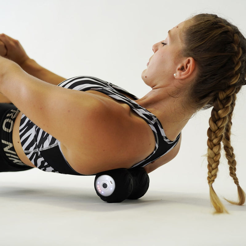 Massasjepistolsett med foam roller for muskelrestitusjon